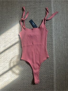 Lulu's Mauve Pink Ribbed Tie-Shoulder Bodysuit